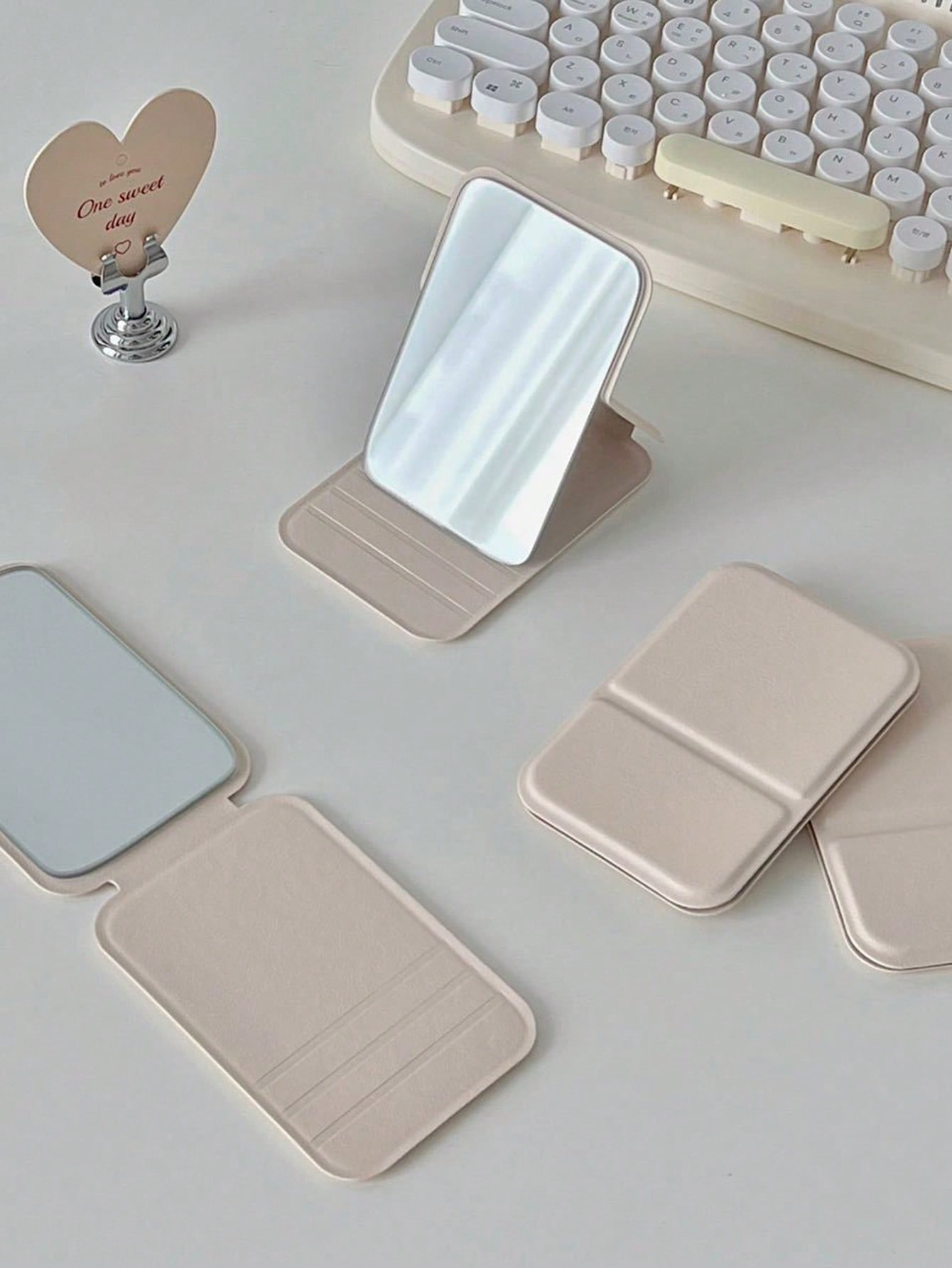 Portable Folding Mini Makeup M - Beauty & Makeup Katia Di Paola 评论和价格
